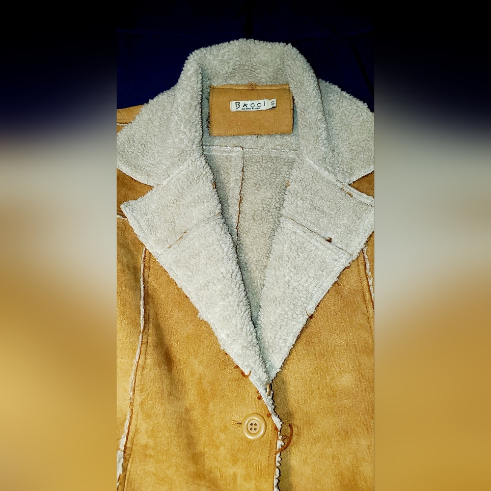 Bacci size small. Long shearpa coat Designed in Italy.